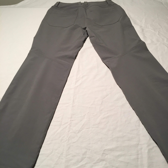 30x32 Mountain Hard Wear Hiking Pants - Picture 4 of 6
